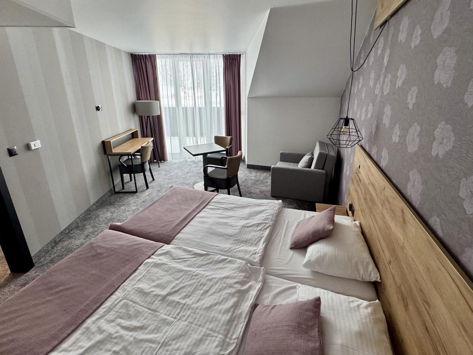 Sw Apartamenty Czarna Gora سيينا المظهر الخارجي الصورة